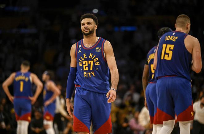 包含穆雷连续十二场比赛得分超过比赛规则变更，雄鹿不断突破！的词条