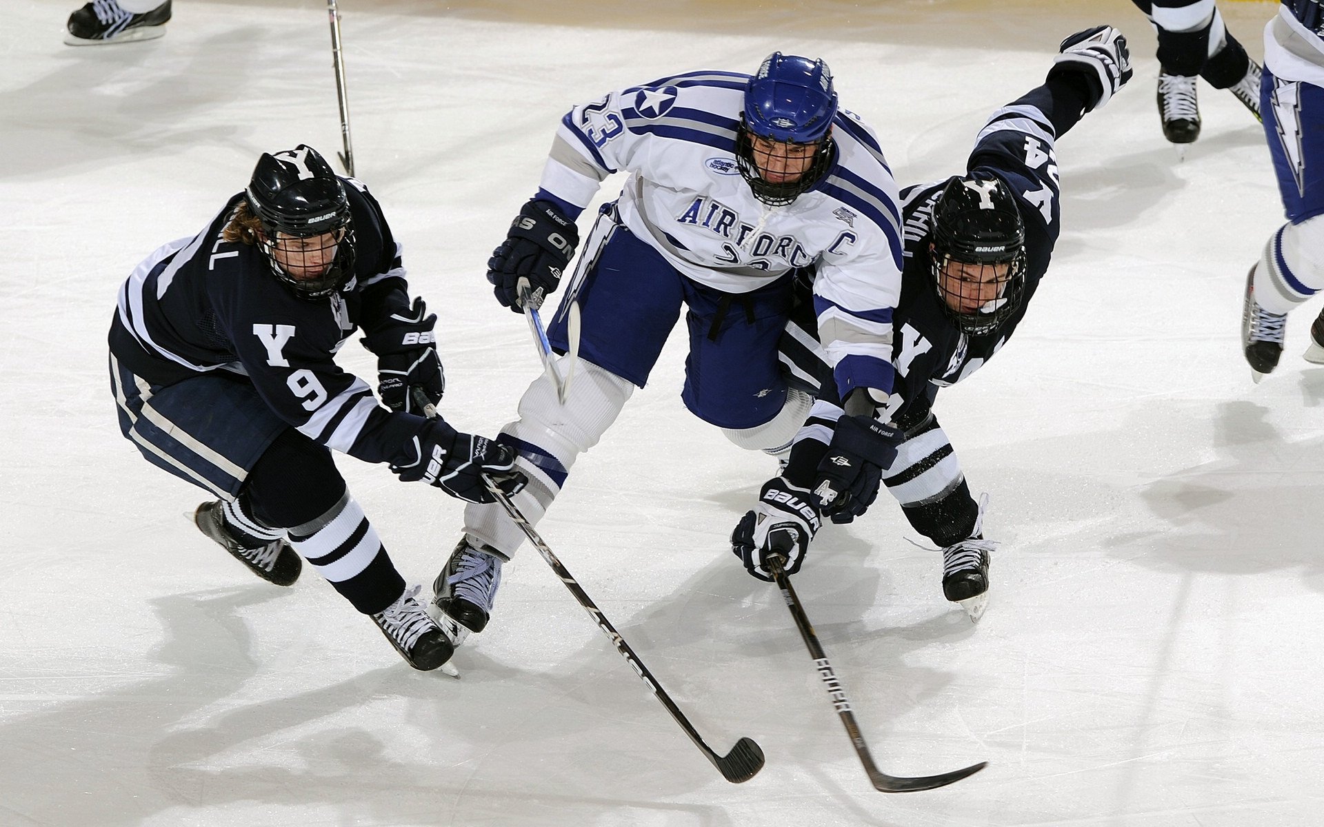 巴特勒重要时刻夺冠，FPX带队取胜！赢得满堂喝彩